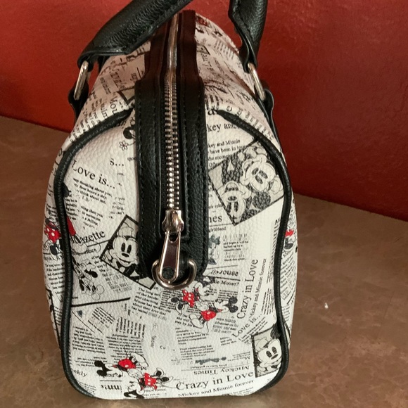 Beautiful Disney purse - Picture 4 of 7